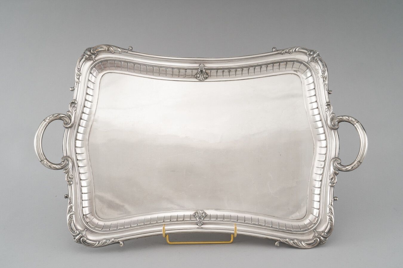 Null Rectangular silver plated serving tray, curved shape, sides with leafy hand&hellip;