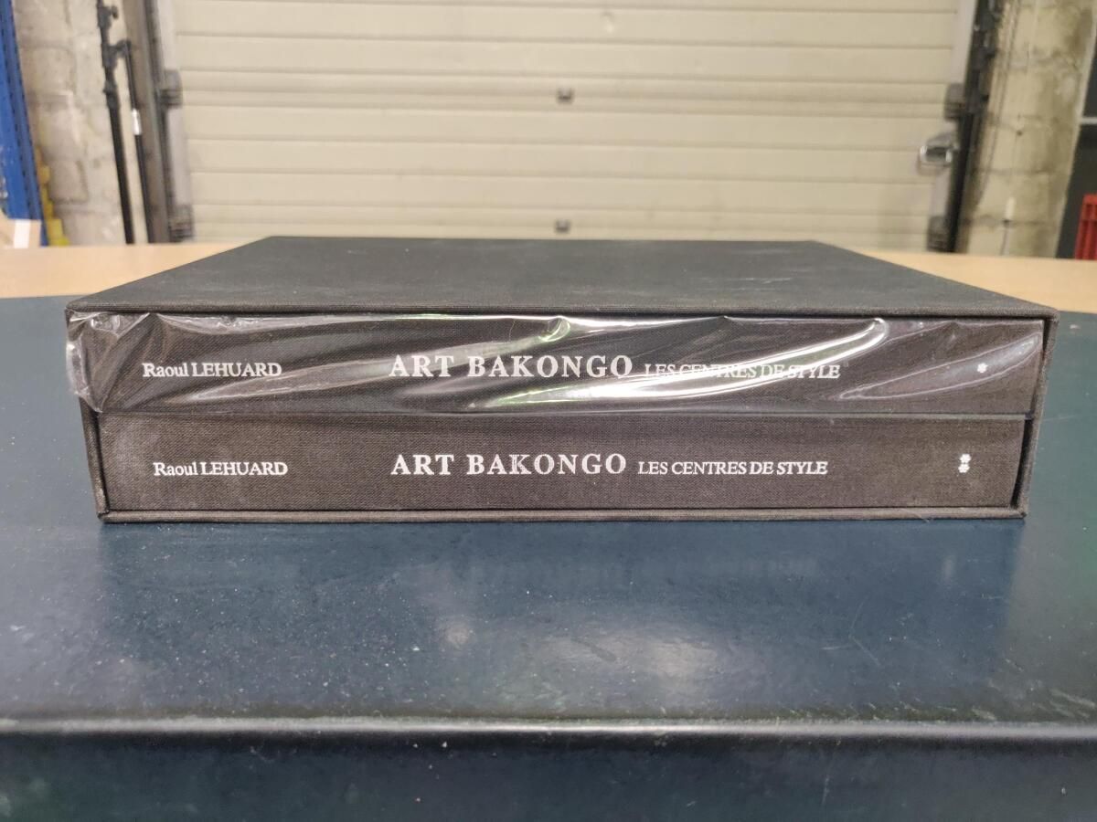 Null 12.两件作品放在原来的艺术盒中

巴孔戈：风格中心，Raoult LEHUARD, 2

卷，状况非常好。