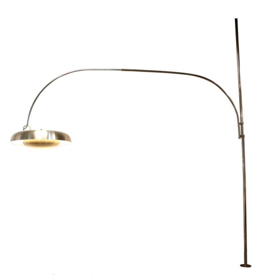 Null 210. CUNIBERTI Pirro (1923-2016)

Lampada da terra con arco. L.: 220 cm.