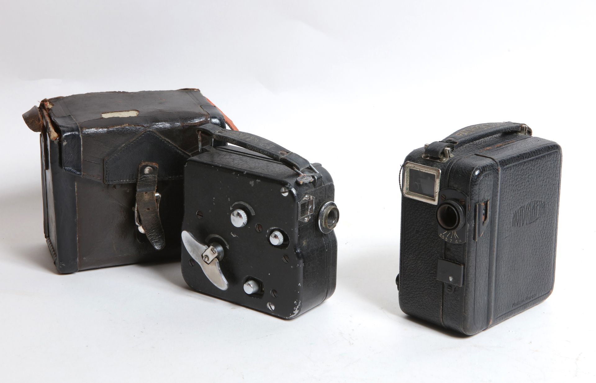 Null Cinema, cinematographic equipment. Set of two Pathé cameras: Pathescope Mot&hellip;