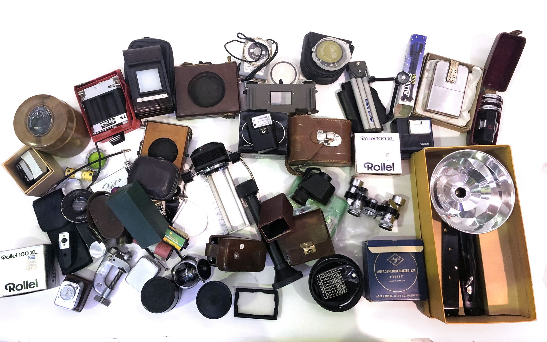 Null Fotocamera. Grande quantità di accessori tra cui mirini, Minic Zoom, Kodabl&hellip;