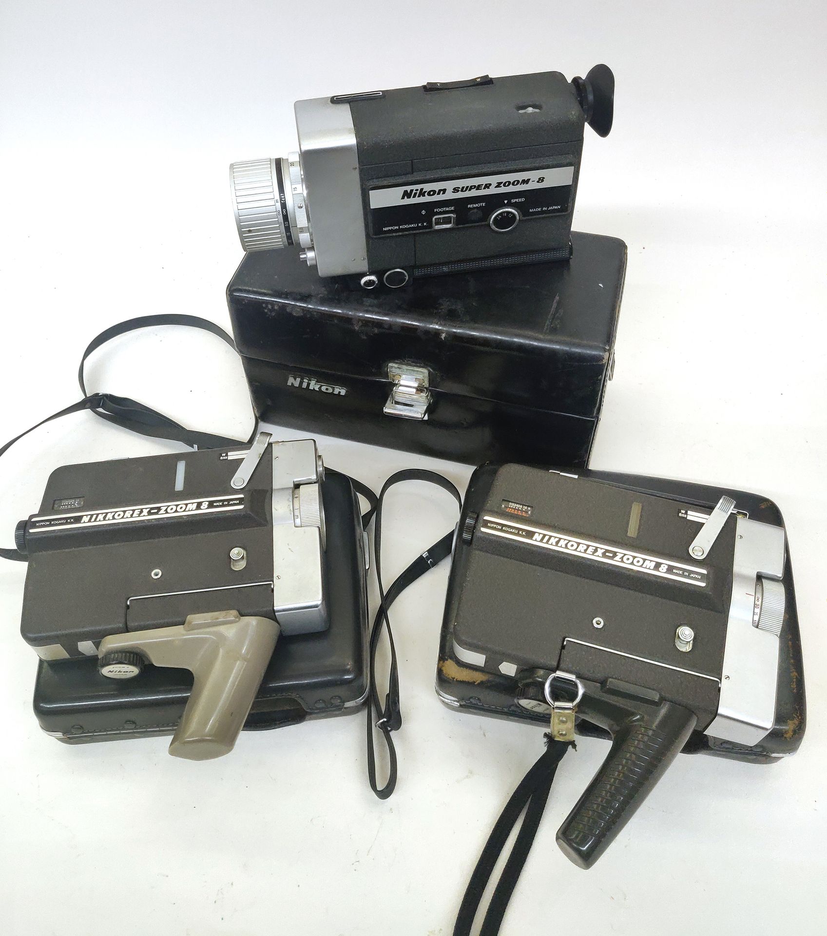 Null Cinema, film equipment. Set of three Nikon cameras: two Nikkorex Zoom 8 and&hellip;