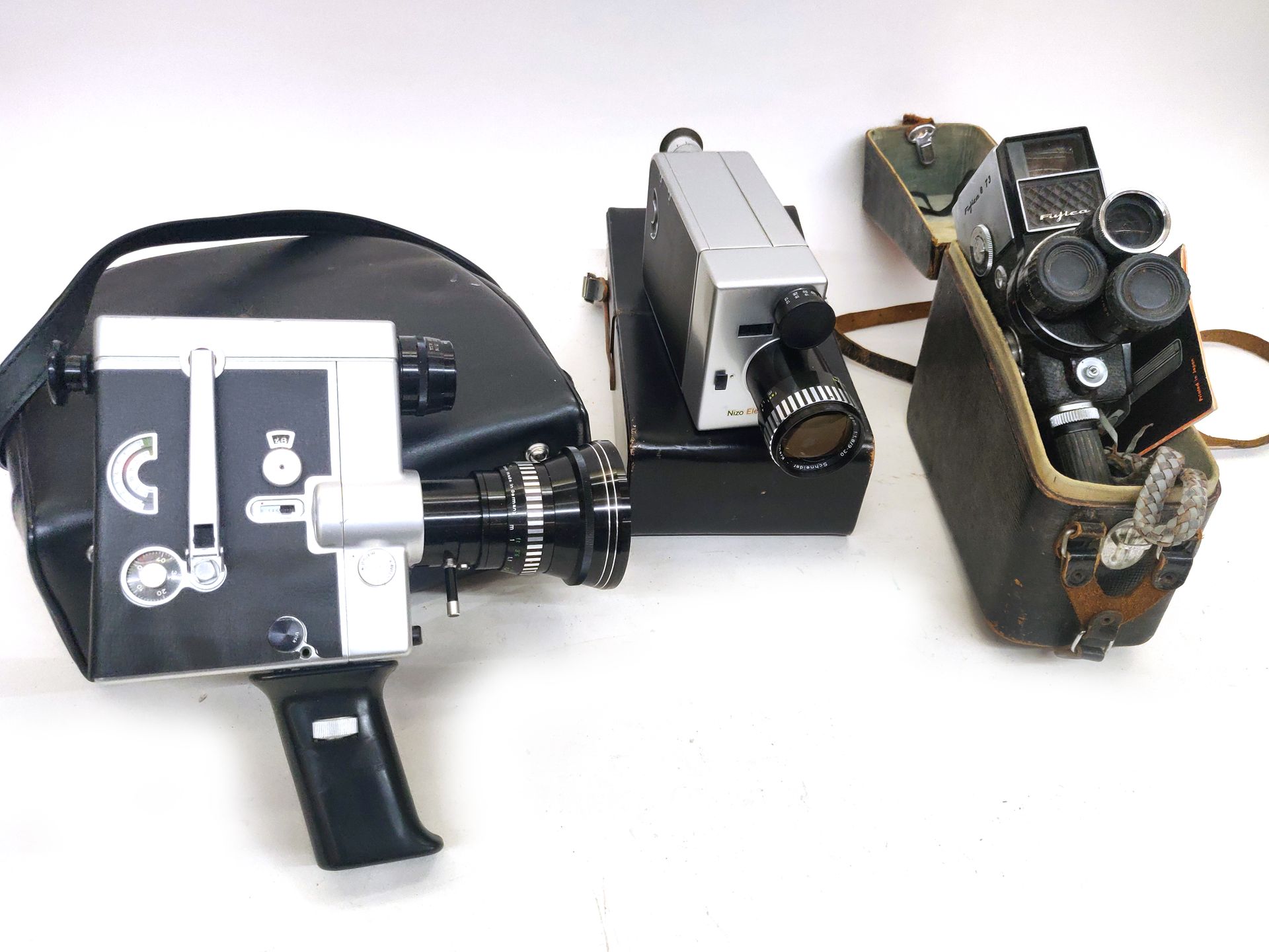 Null 电影院，电影设备。一套三个不同的相机：Nizo FA3，Nizo Electronic和Fujica 8T3。