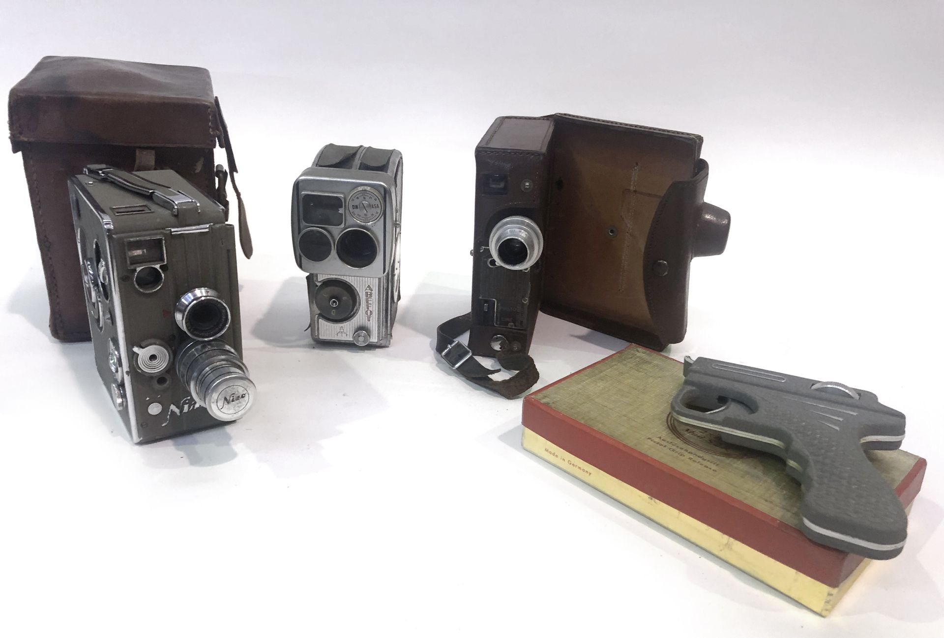 Null Cinema, cinematographic equipment. Set of three various cameras including N&hellip;