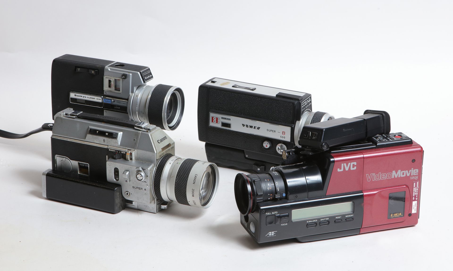 Null Kino, Filmausrüstung. Set aus vier verschiedenen Kameras: Canon Super 8 Aut&hellip;