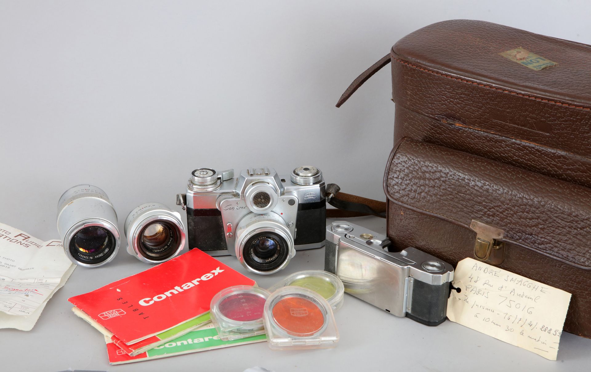 Null Camera. In leather bag, Zeiss Ikon Contarex Bull'Eye camera with Carl Zeiss&hellip;