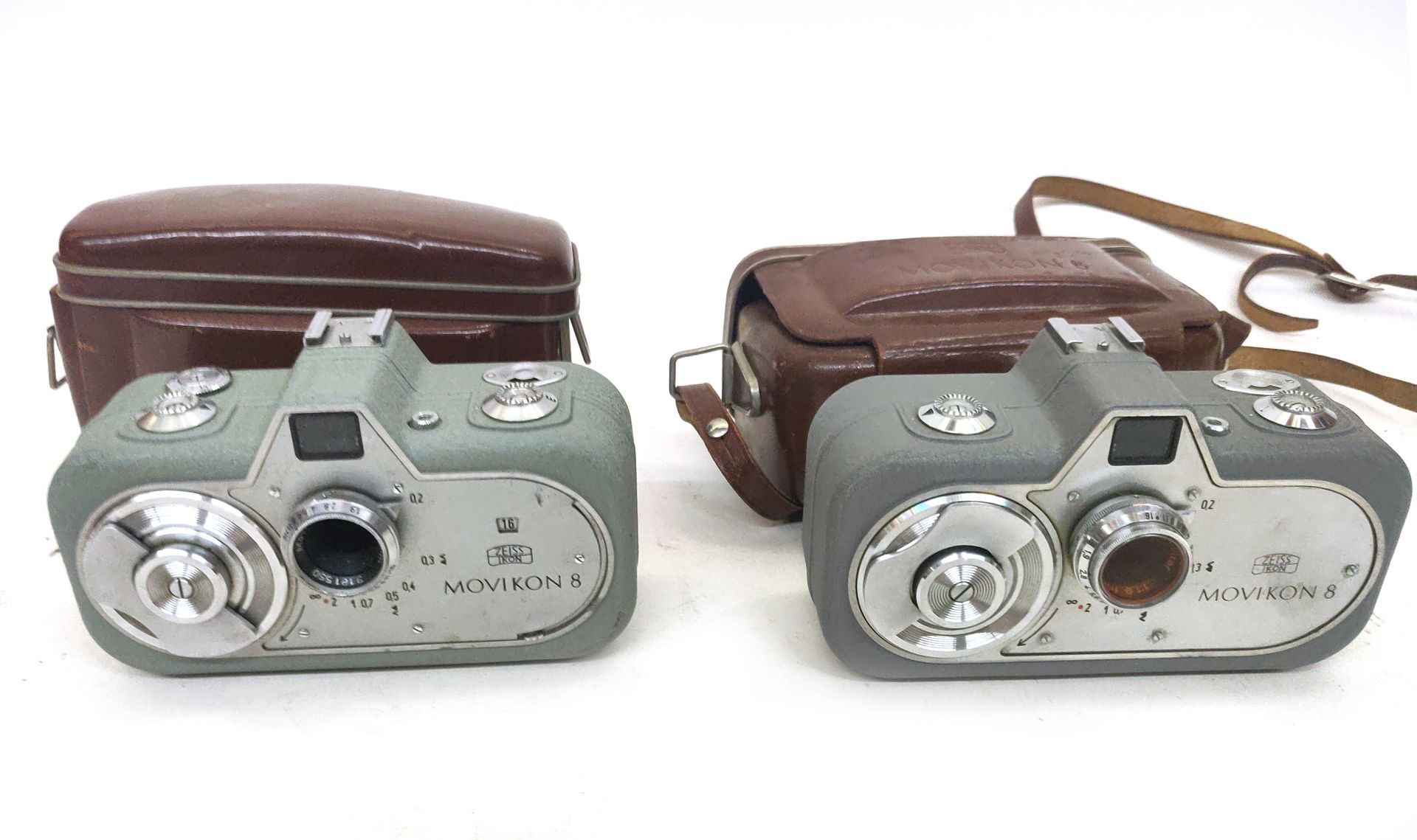 Null Cinema, cinematographic equipment. Set of two Zeiss Ikon Movikon 8 cameras.