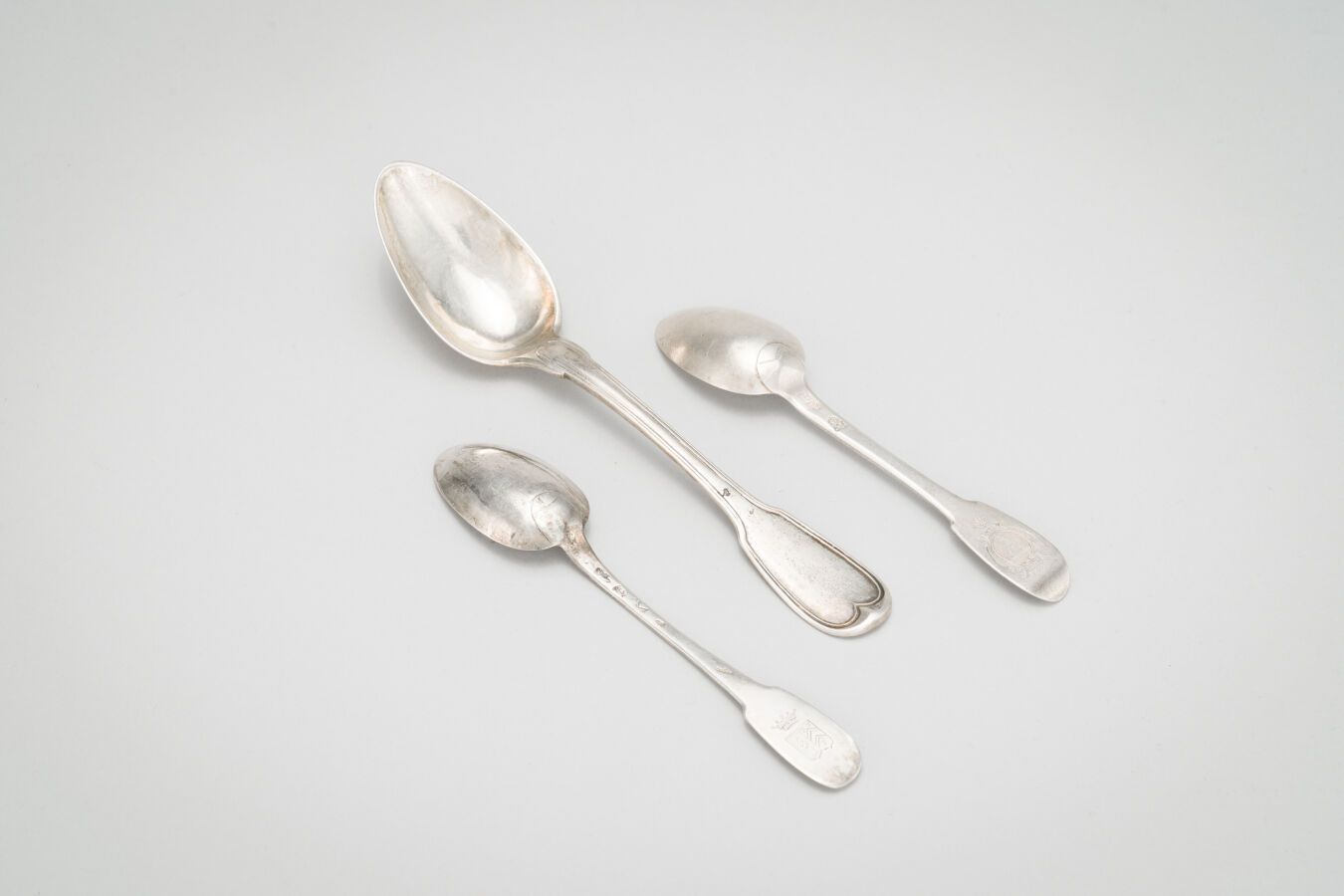 Null 88. Silver lot (950/1000) including a spoon for entremet model filets conto&hellip;