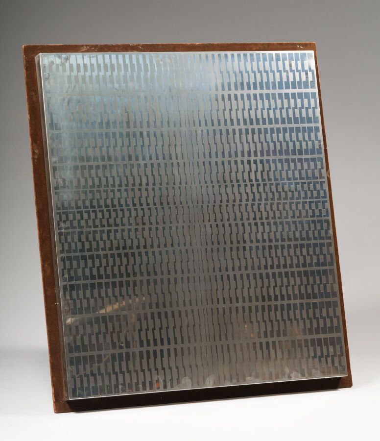 Null 49.当代学校

带有S图案的构图

金属板，约1970年

120 x 107厘米