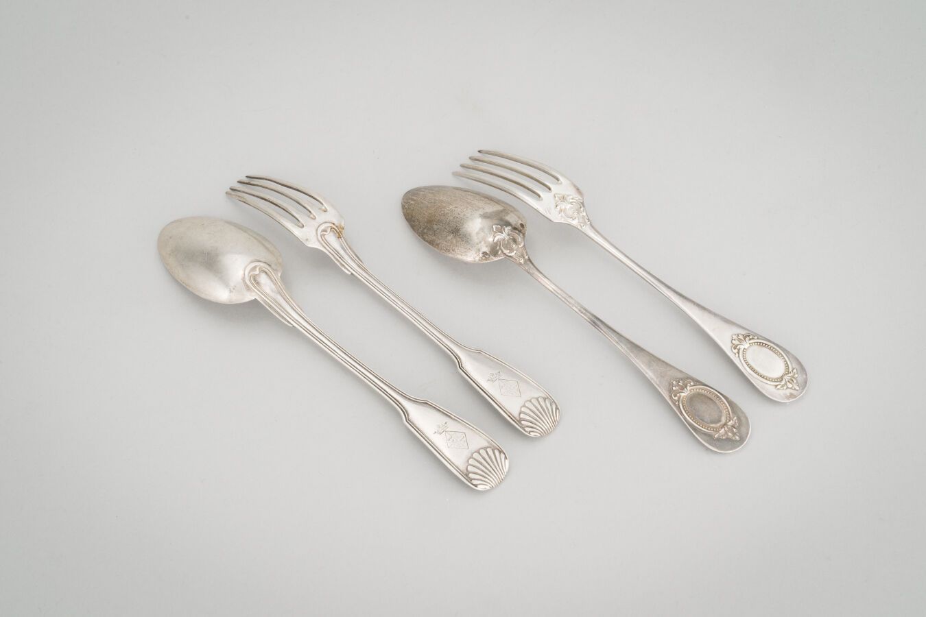 Null 66. Silver lot (950/1000) including :

- a cutlery for entremet model shell&hellip;