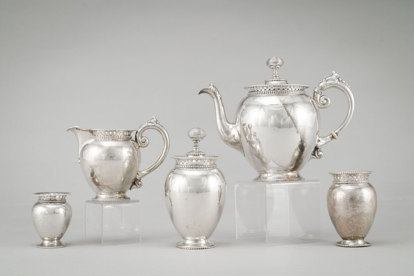 Null 
Silver tea set (835/1000) with openwork decoration on the upper part and f&hellip;