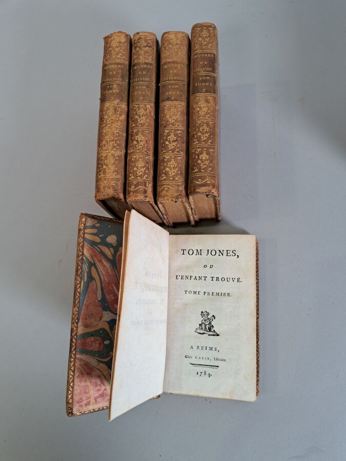 Null FIELDING, Tom Jones, 5 Bände in 12 Kalbslederbänden, Cazin 1784.