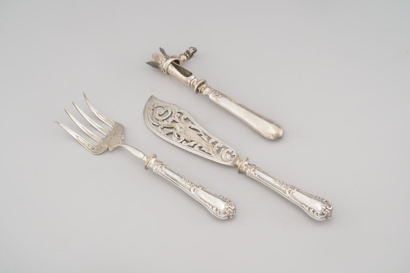 Null 86. Filled silver fish cutlery (950/1000th).
We join a handle to leg of lam&hellip;