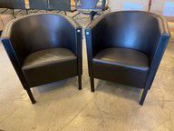 MOROSO Paire de fauteuil, structure en métal, garniture de cuir noir 

H : 68 cm&hellip;