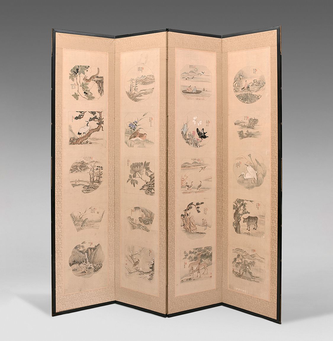 CHINE - XXe siècle Zwei Wandschirme, einer mit vier Blättern und einer mit sechs&hellip;