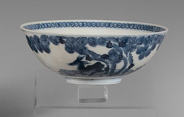 VIETNAM - XIXe siècle Ausladende Porzellanschüssel mit einem Dekor in Unterglasu&hellip;