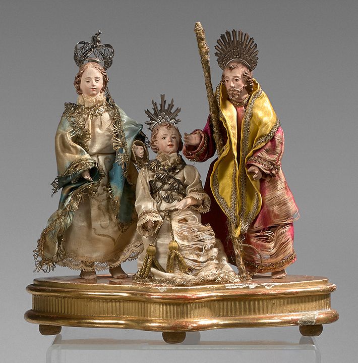 Null 表现神圣家族的多色和镀金木制组。西班牙。
高度：22 cm
长度：23 cm