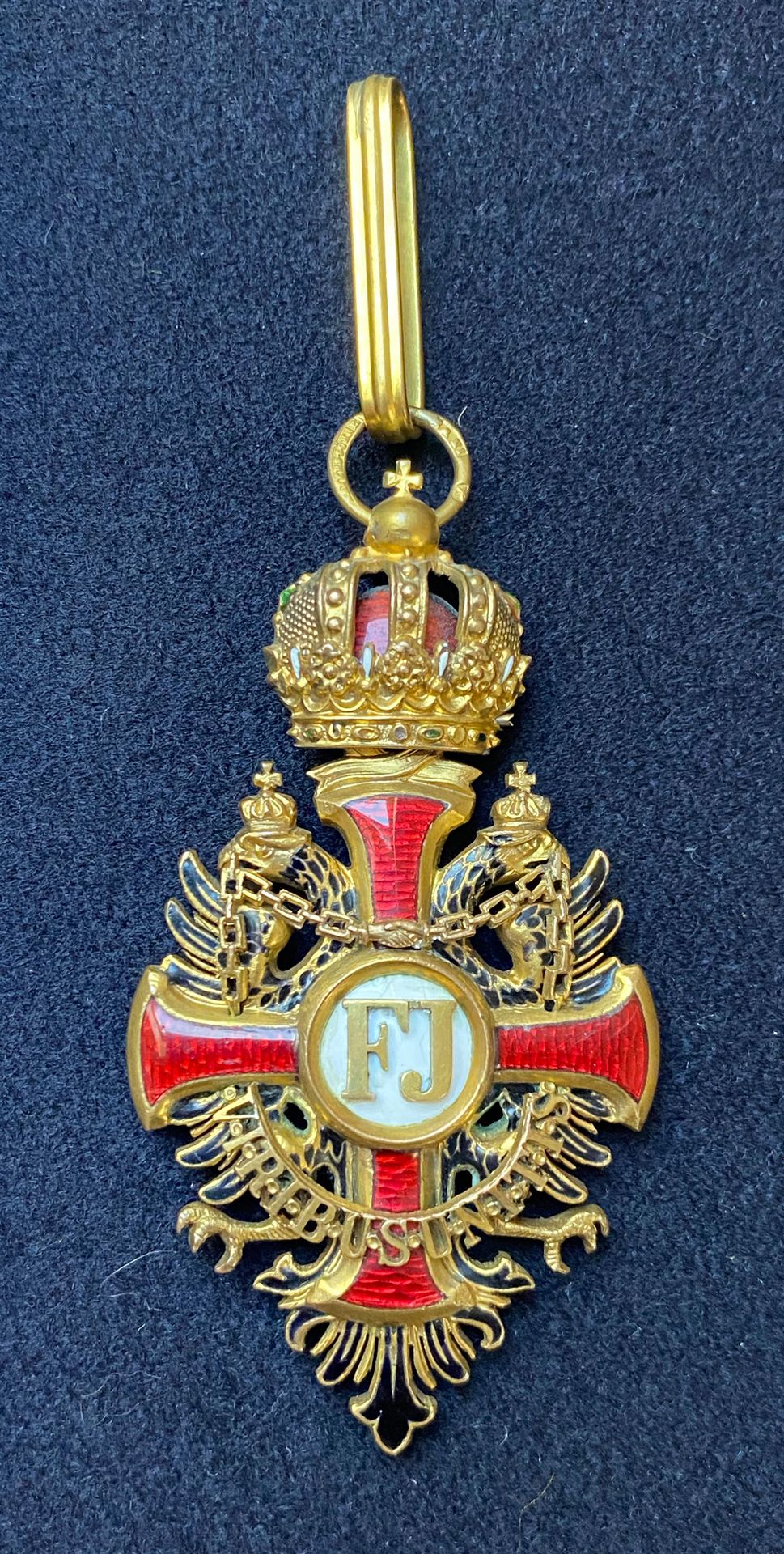 Null 奥地利-弗朗茨-约瑟夫勋章，成立于1849年，指挥官的珠宝，战时鎏金青铜和珐琅（头发），部分可辨认的标记Mayers-Söhne in Wien和戒指&hellip;