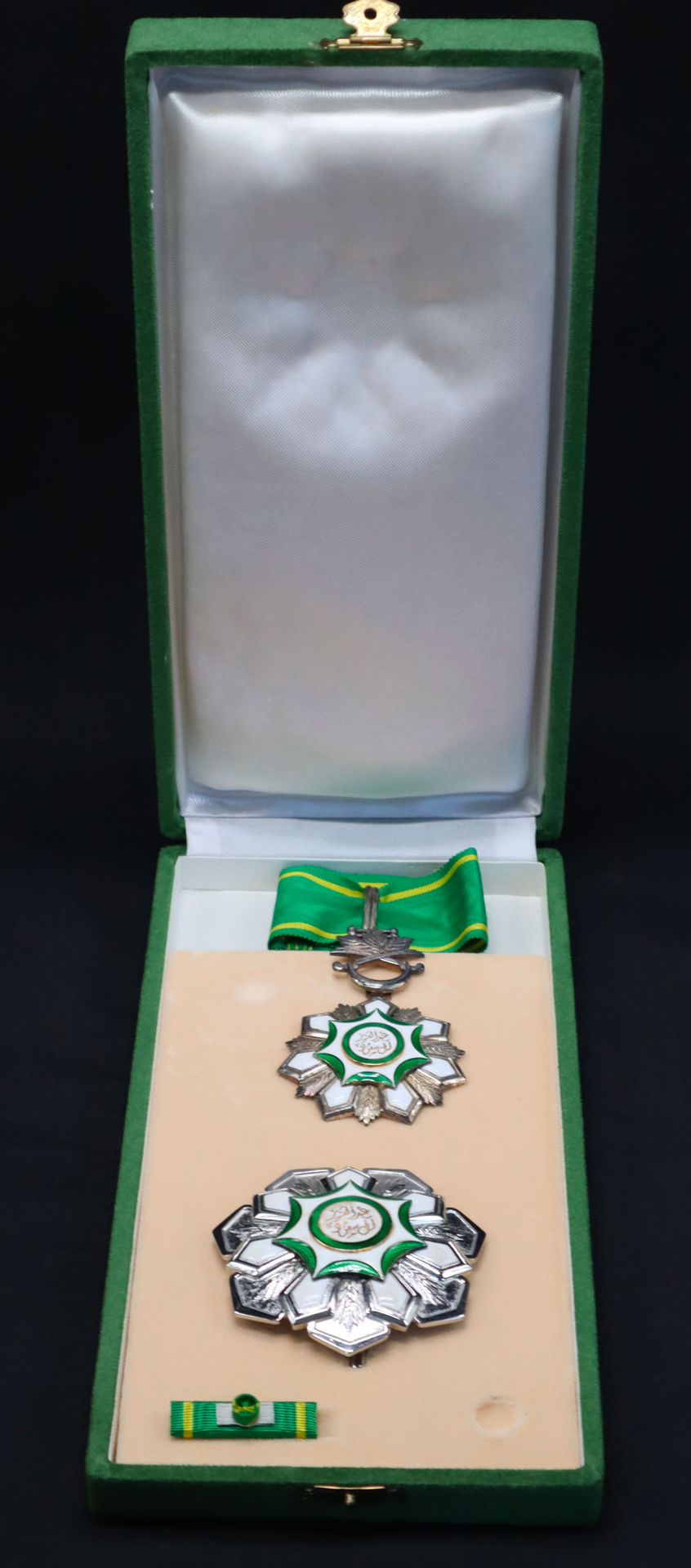 Null Arabie saoudite - Ordre du Roi Abdelaziz, fondé en 1971, ensemble de grand &hellip;