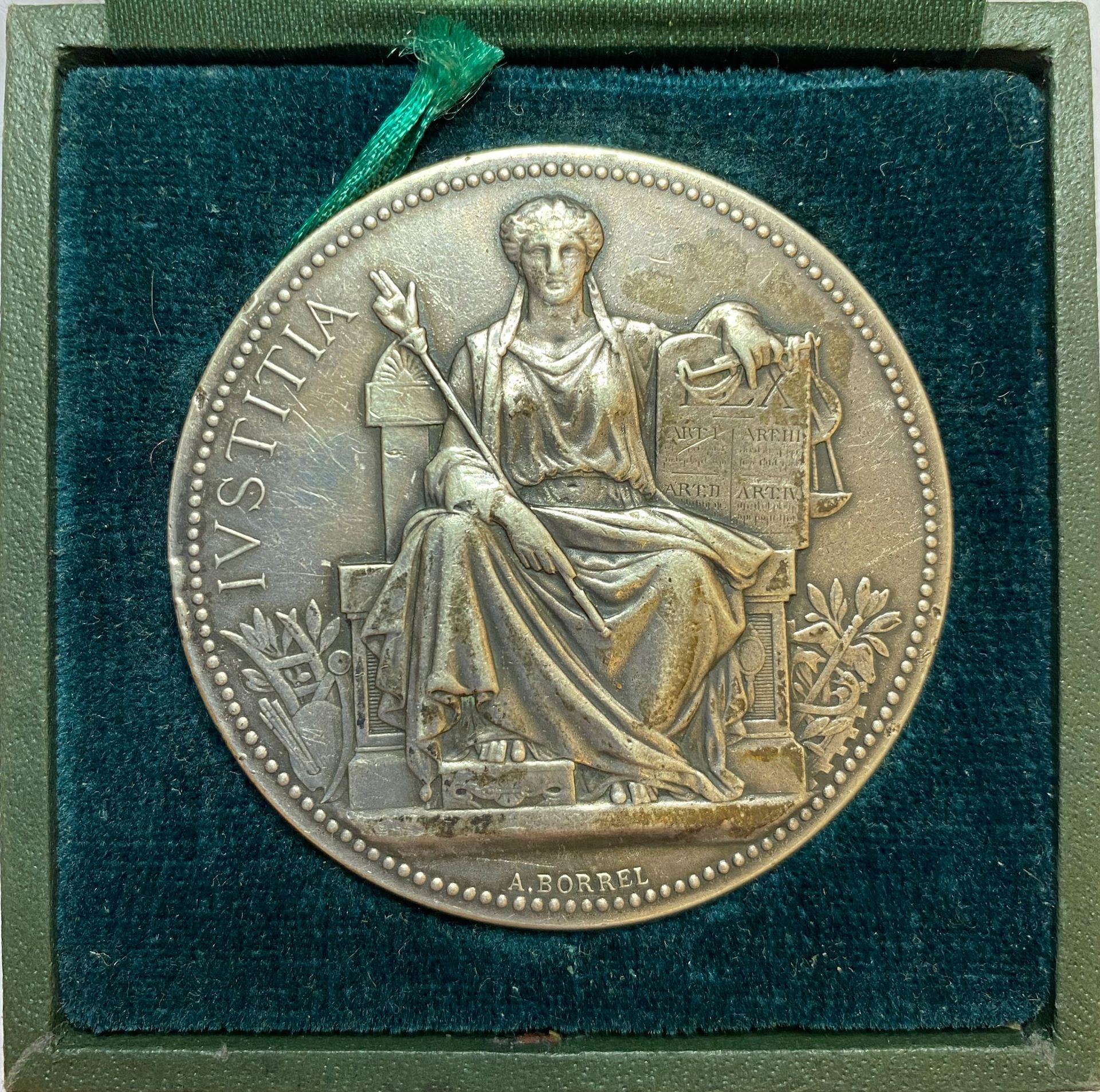 Null Tribunal de la Seine, identity medal by Borrel showing Justice seated, attr&hellip;