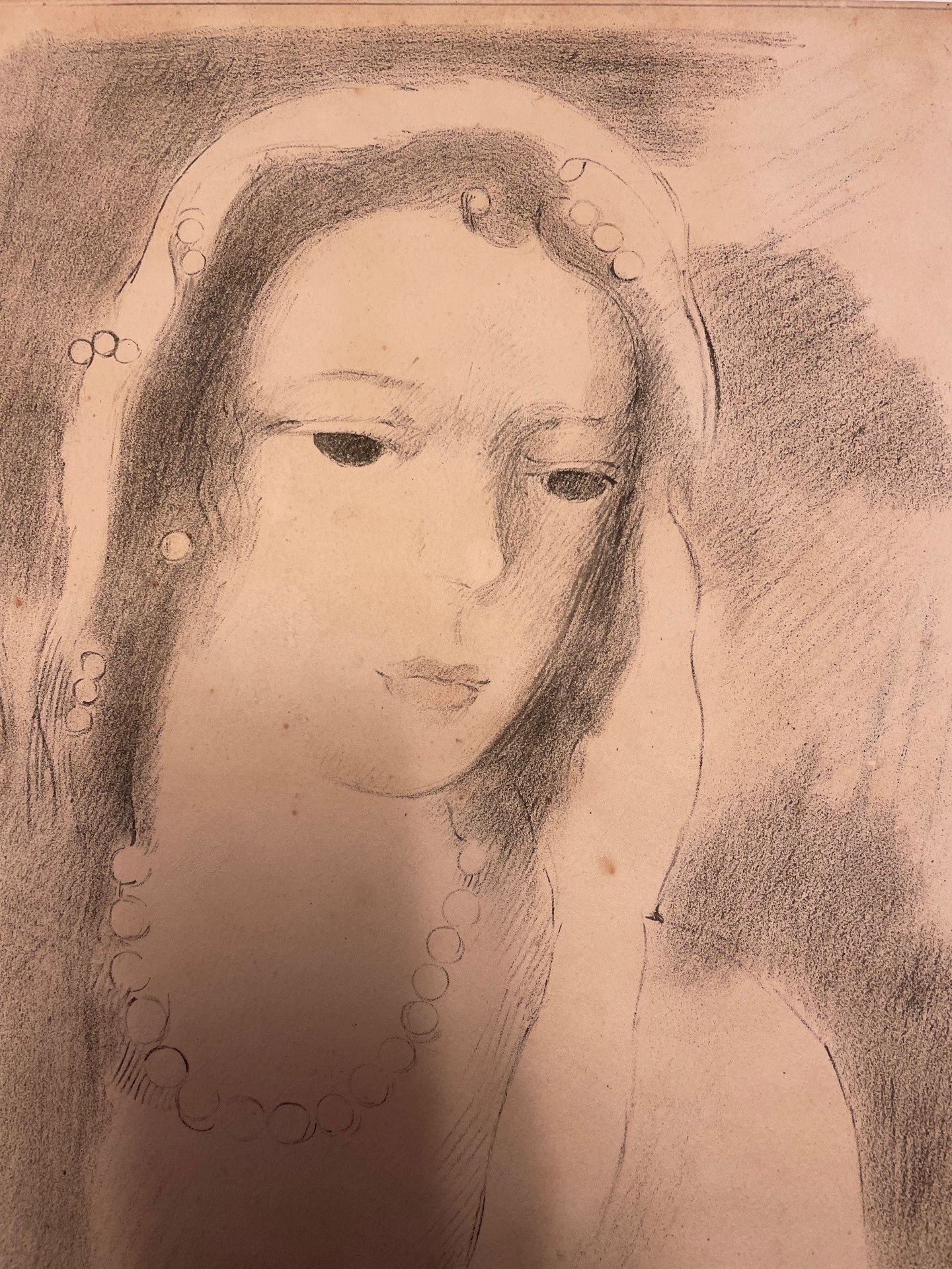 Null "戴着围巾的年轻女子的画像

有框架的作品，有签名。
