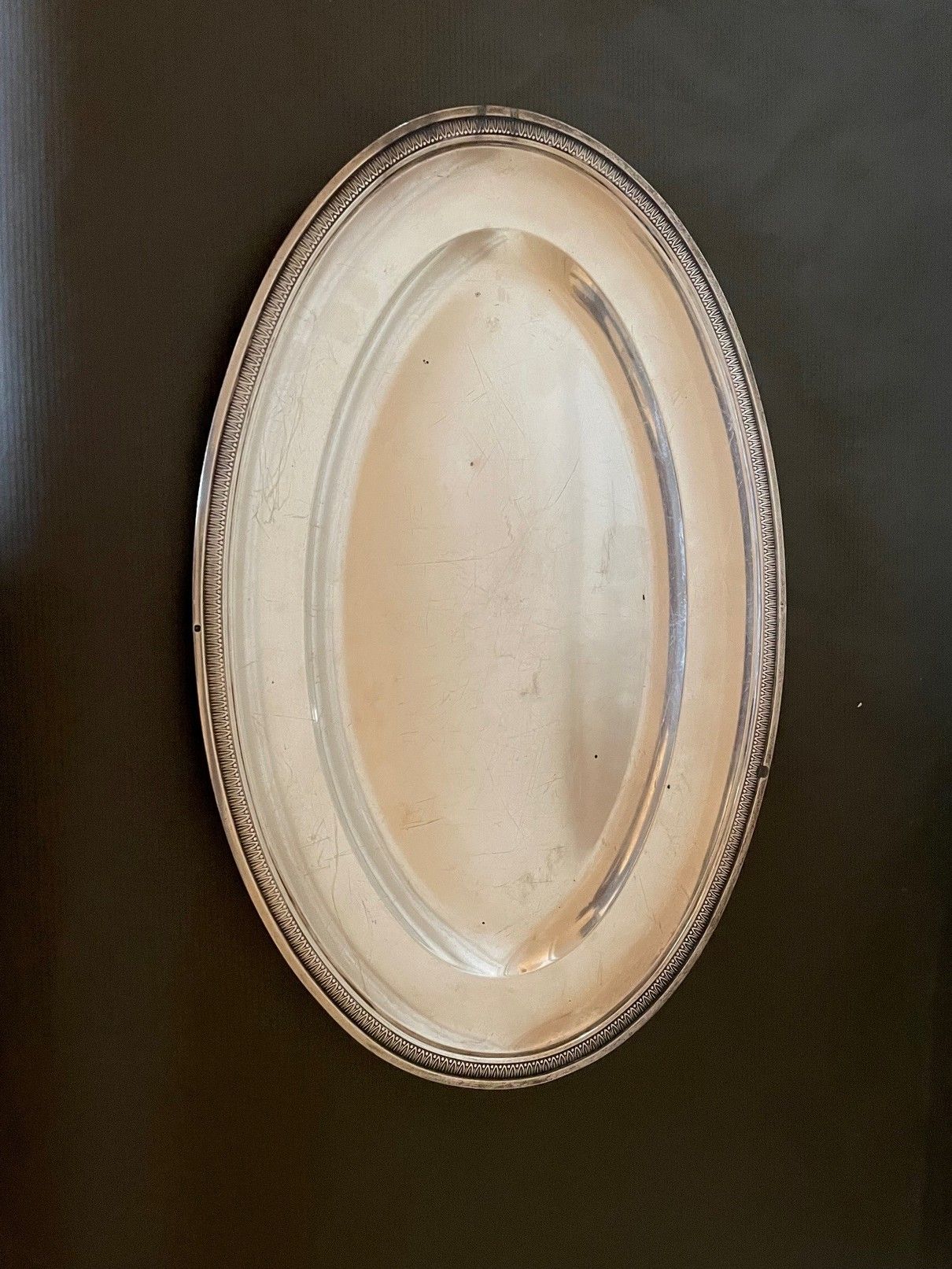 Null Ovale Silberplatte mit Wasserblattapplikation (40 cm).

Gewicht: kommt noch&hellip;