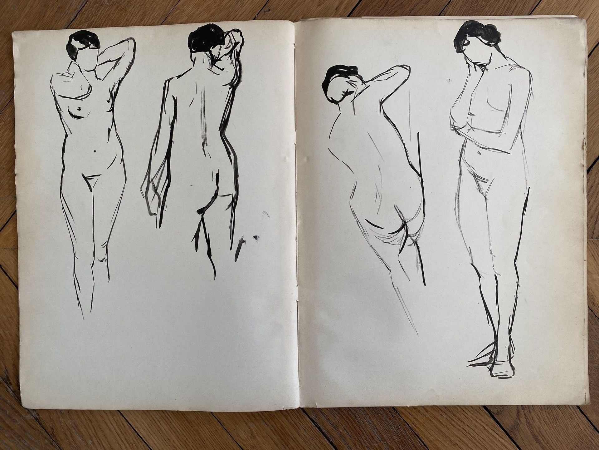 Null 
现代学校




女性裸体研究书




有46页的女性裸体研究的笔记本，大部分页面两面都有，纸上水彩和石墨，37 x 27.5厘米。 




出&hellip;