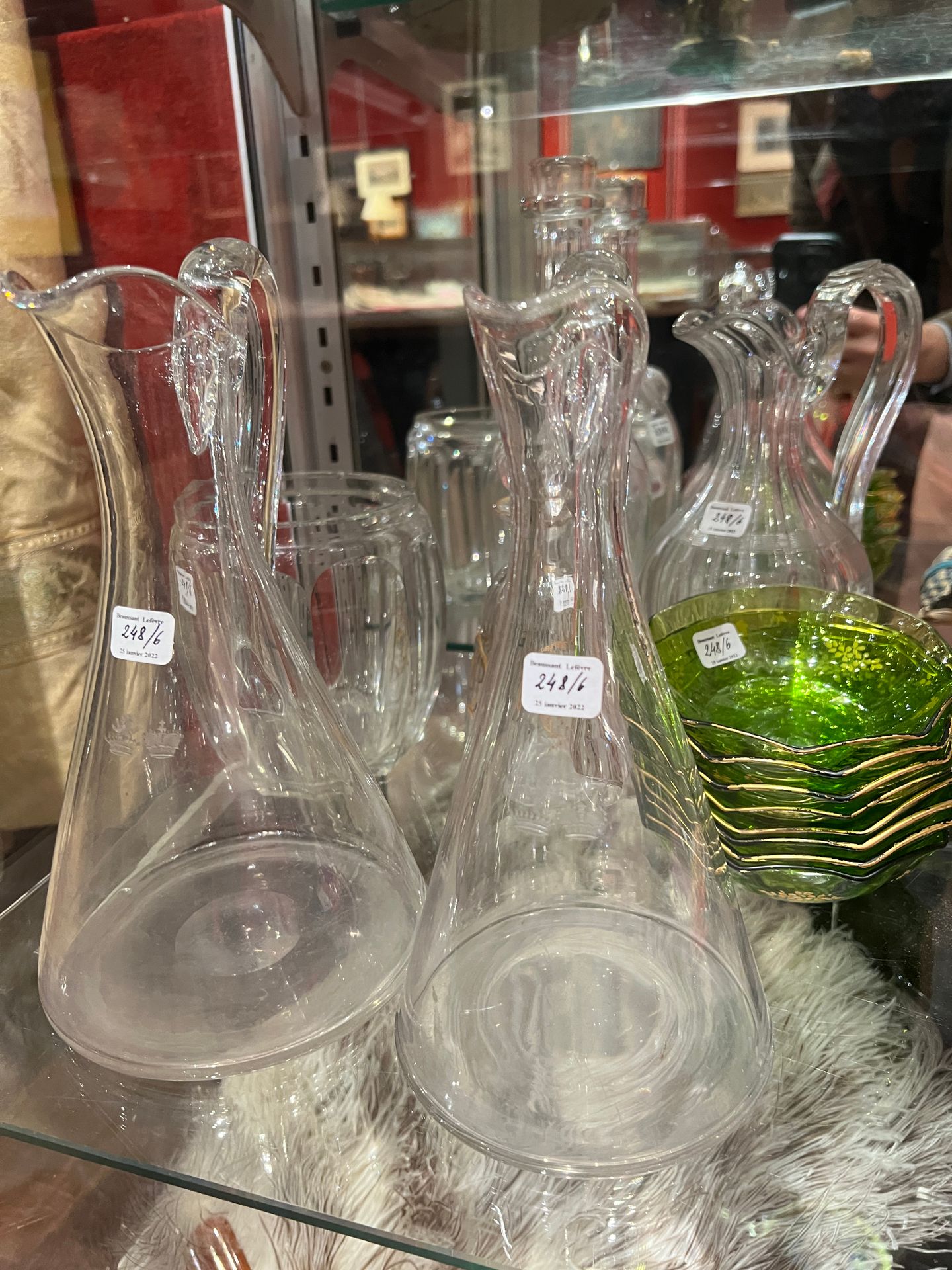 Null Lot of glassware, vase, ewer, modern glass carafe, crystal toilet bottle.

&hellip;