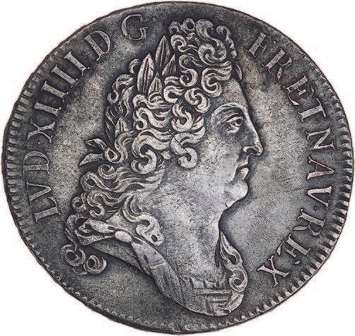 Null 路易十四 (1643-1715)
八个L的盾牌，有一个月桂冠、垂肩和奎尔的半身像。1704年。巴黎。
D. 1518.
出处：乔治五世酒店拍卖会，巴黎&hellip;