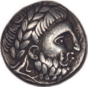 Null CELTES du DANUBE 银质四连冠。13,74 g.模仿马其顿腓力二世的四克拉硬币。
宙斯的风格化头像在右边。
R/ 风格化的骑手在右边。
&hellip;