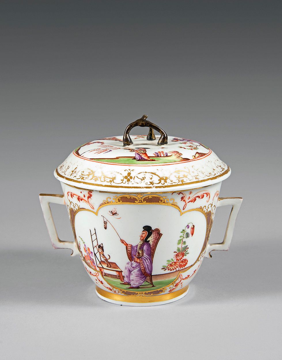 MEISSEN Porcelain sugar bowl with two handles and a lid, with polychrome and gol&hellip;