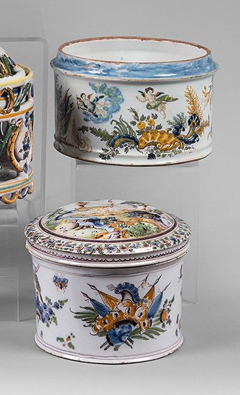 MOUSTIERS Two bodies of powder boxes and a lid, with polychrome mythological dec&hellip;