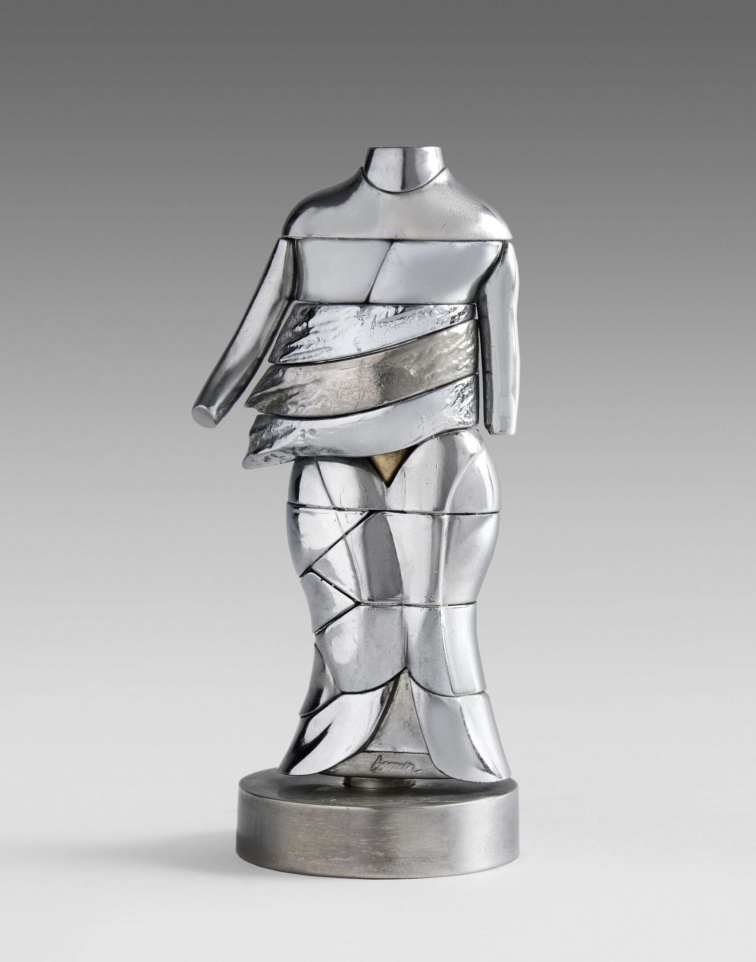 Null 米格尔-贝罗卡尔(1933-2006)
迷你小山羊
铬金属雕塑，签名和编号为1518。
高度：16厘米