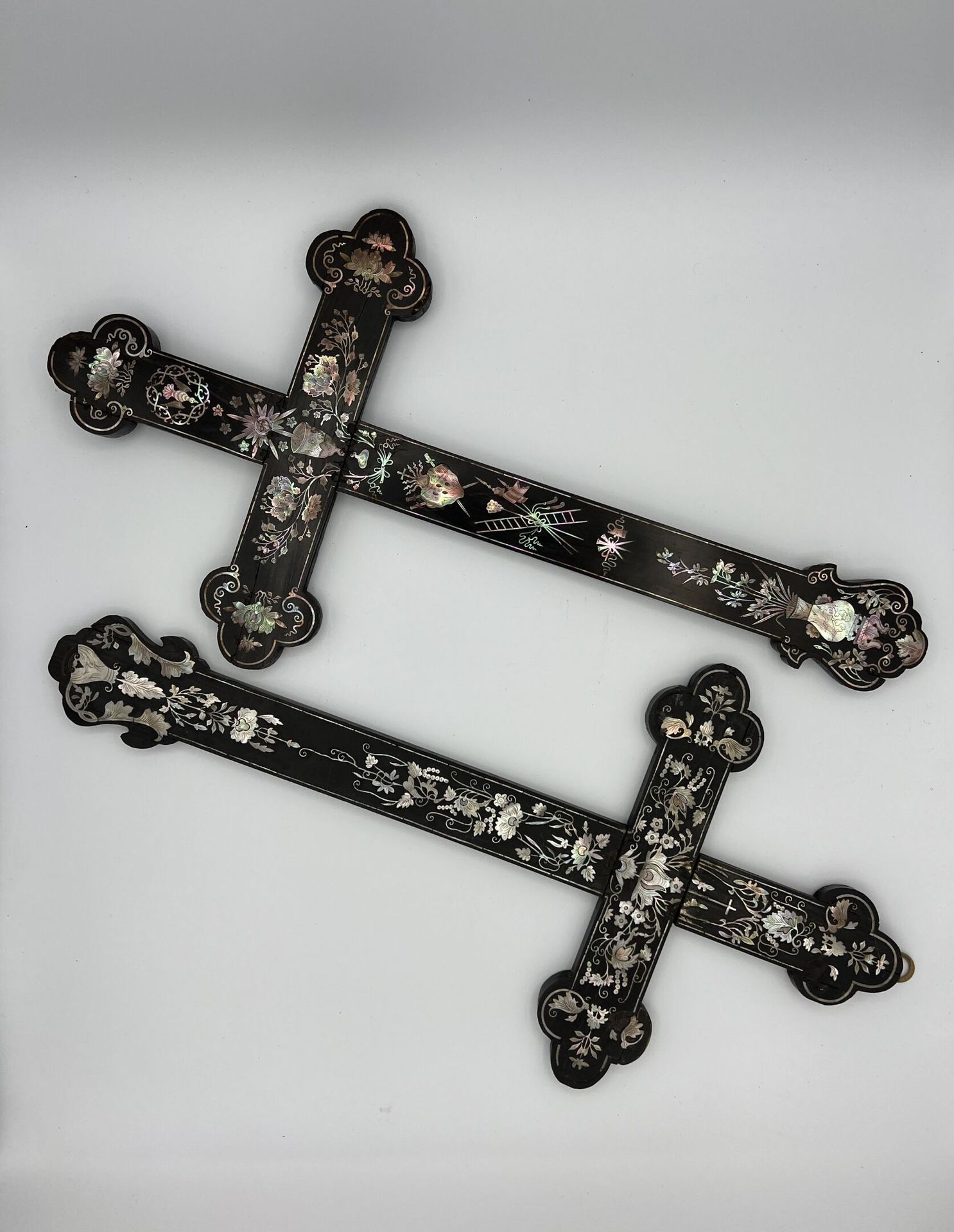 Null Canton or Vietnâm set of two crosses in exotic wood inlaid with mother-of-p&hellip;