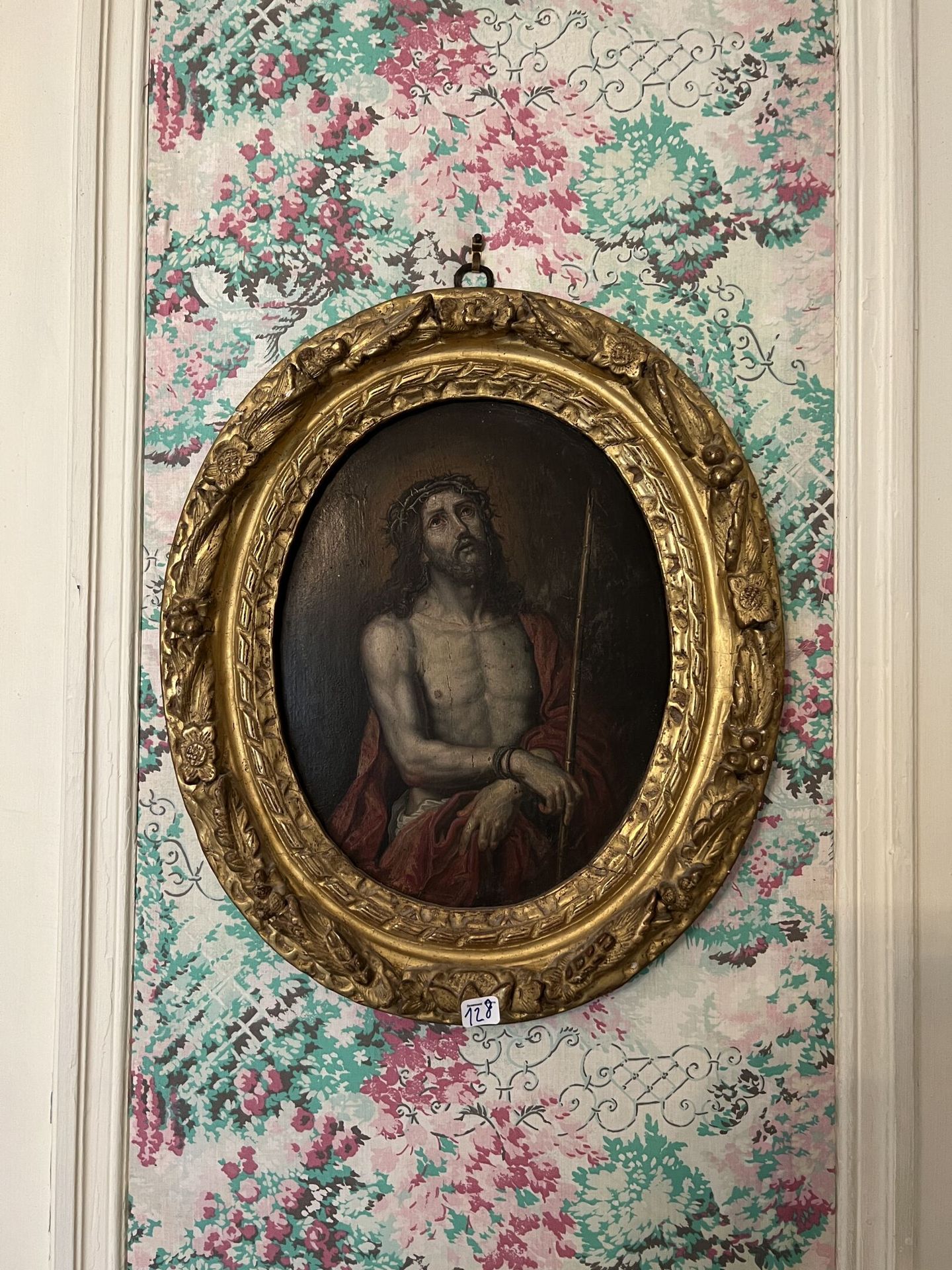Null 17世纪的法国学校。

"基督与芦苇"。

椭圆形面板上的油画，镀金木框。

33.5厘米