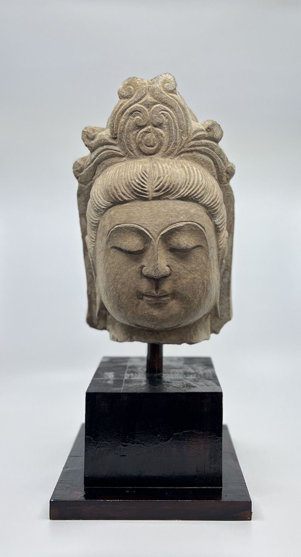 Null CHINA
STATUTE of GUANYIN in carved stone.
On a varnished wood base.
20th ce&hellip;