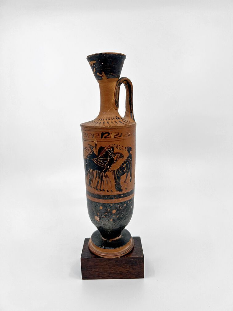 Null LECYTH WITH BLACK FIGURES whose cylindrical body is decorated with a scene &hellip;