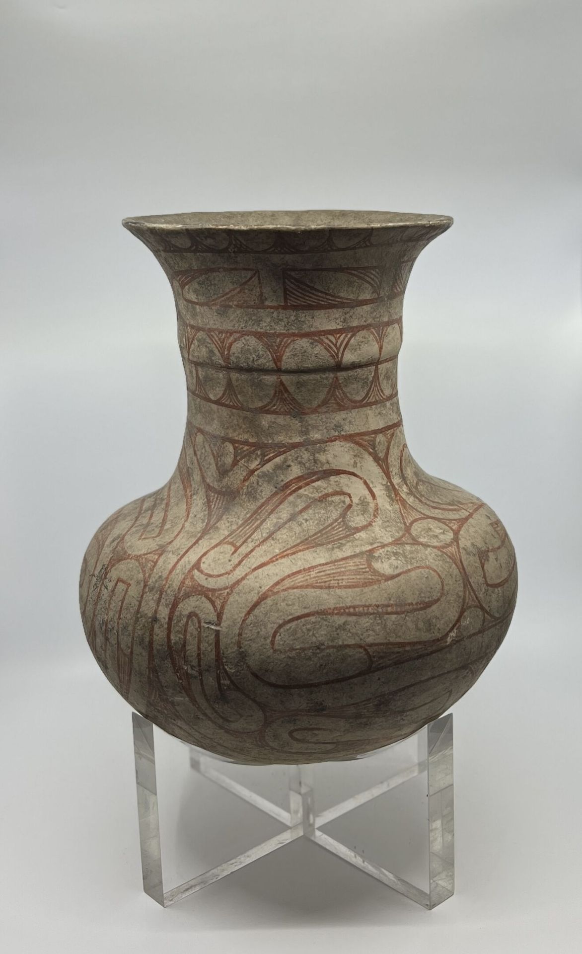 Null THAILAND
LARGE terracotta VASE with brown-ochre decoration.
Ban Chiang, 2nd&hellip;