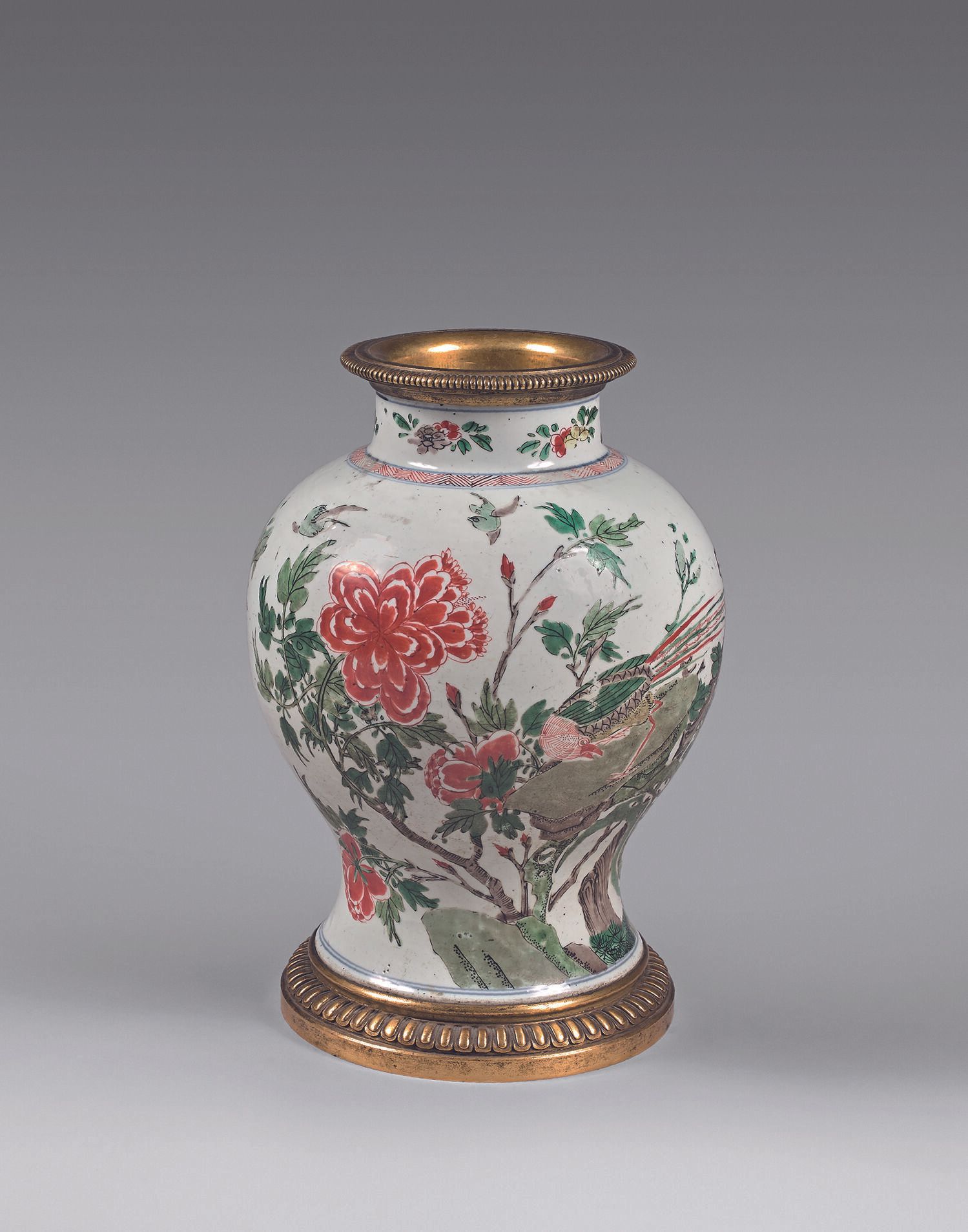 Null CHINA
Porcelain jar with polychrome decoration on a background of shrubs of&hellip;