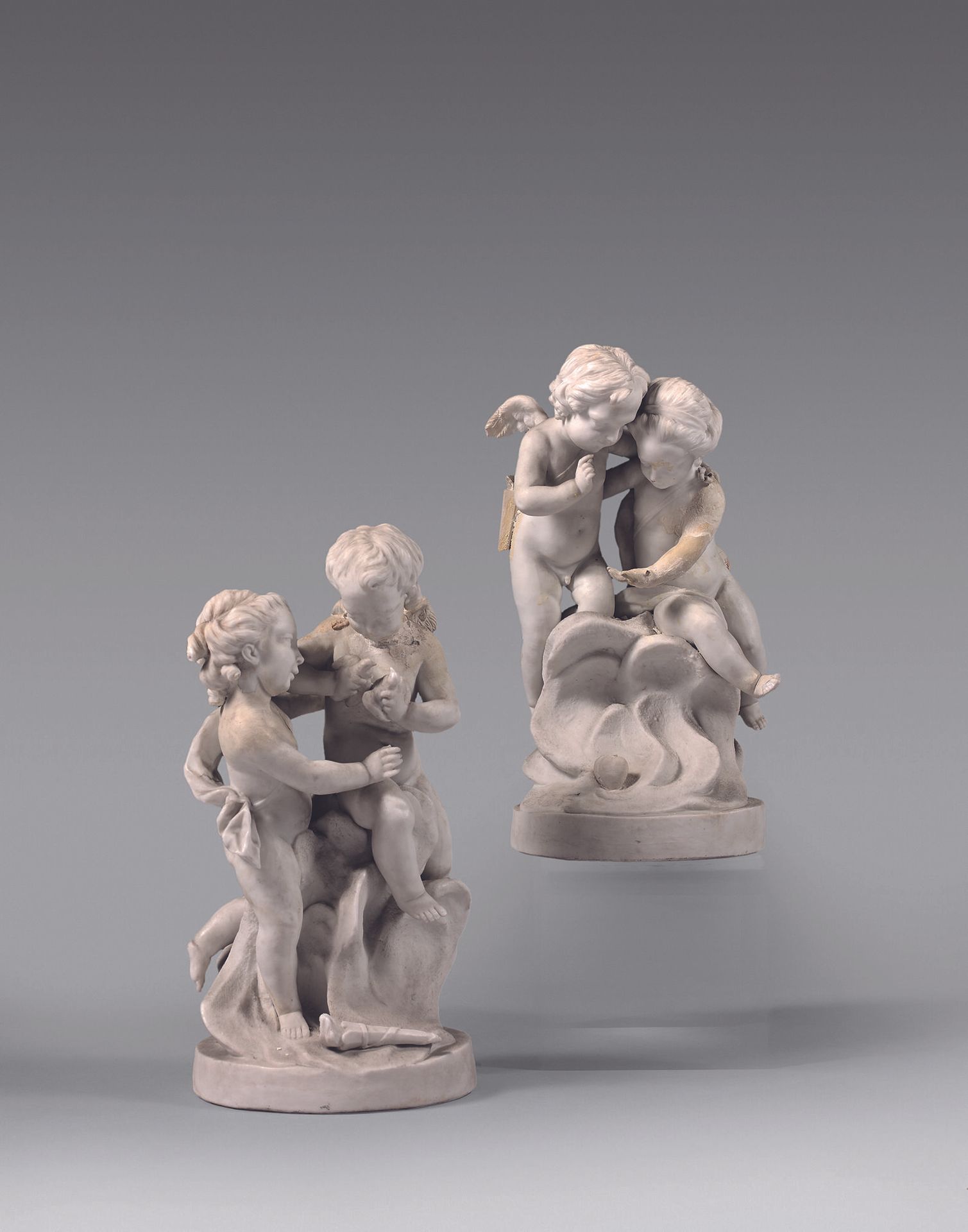 Null PARIS
PAIRE DE BISCUITS en porcelaine dure représentant des couples d'angel&hellip;