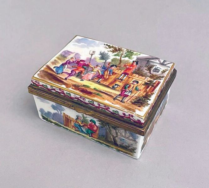 Null Rectangular porcelain snuffbox with polychrome decoration of a peasant scen&hellip;