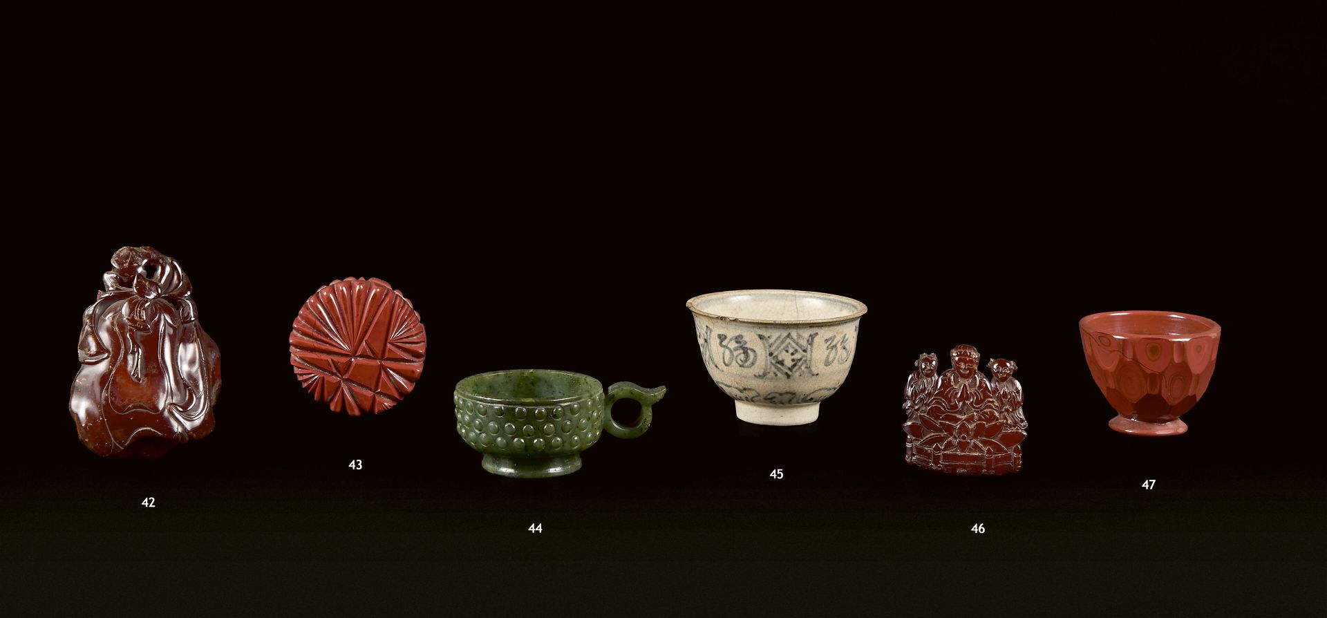 Null VIETNAM - XVe siècle
Petit bol sur pied en porcelaine craquelée à décor en &hellip;