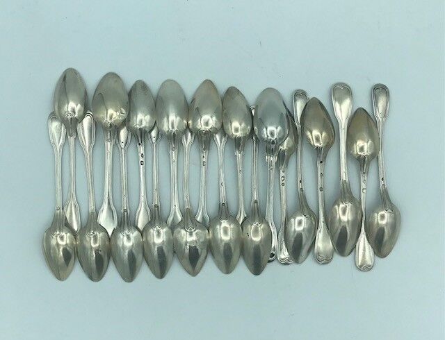 Null TWENTY LITTLE SPoons en plata, modelo filet;
Peso : 0,394 Kg