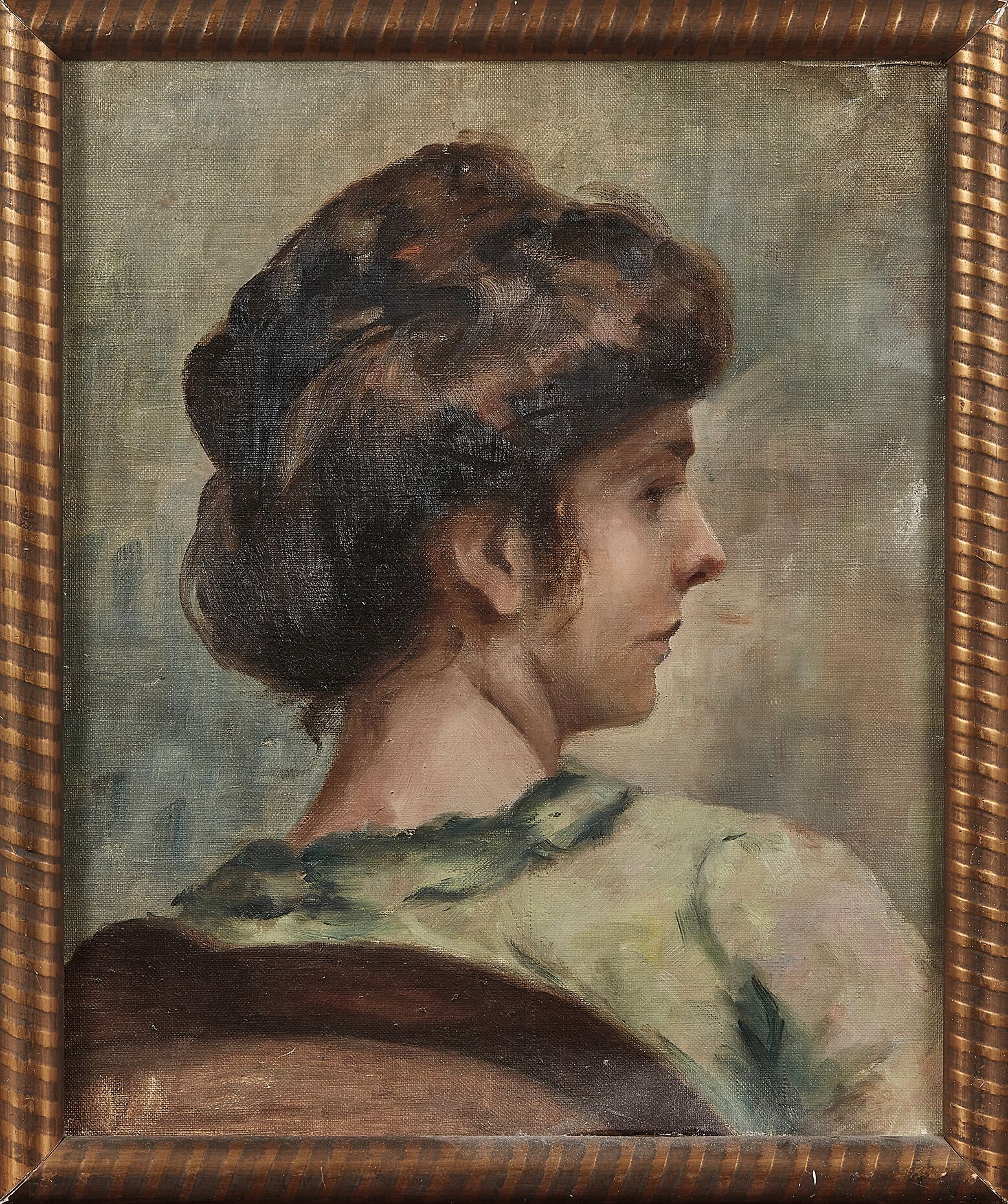 Null 现代学校
发髻女子的侧面肖像
布面油画。
(修复，画布变形)。
46 x 38厘米
