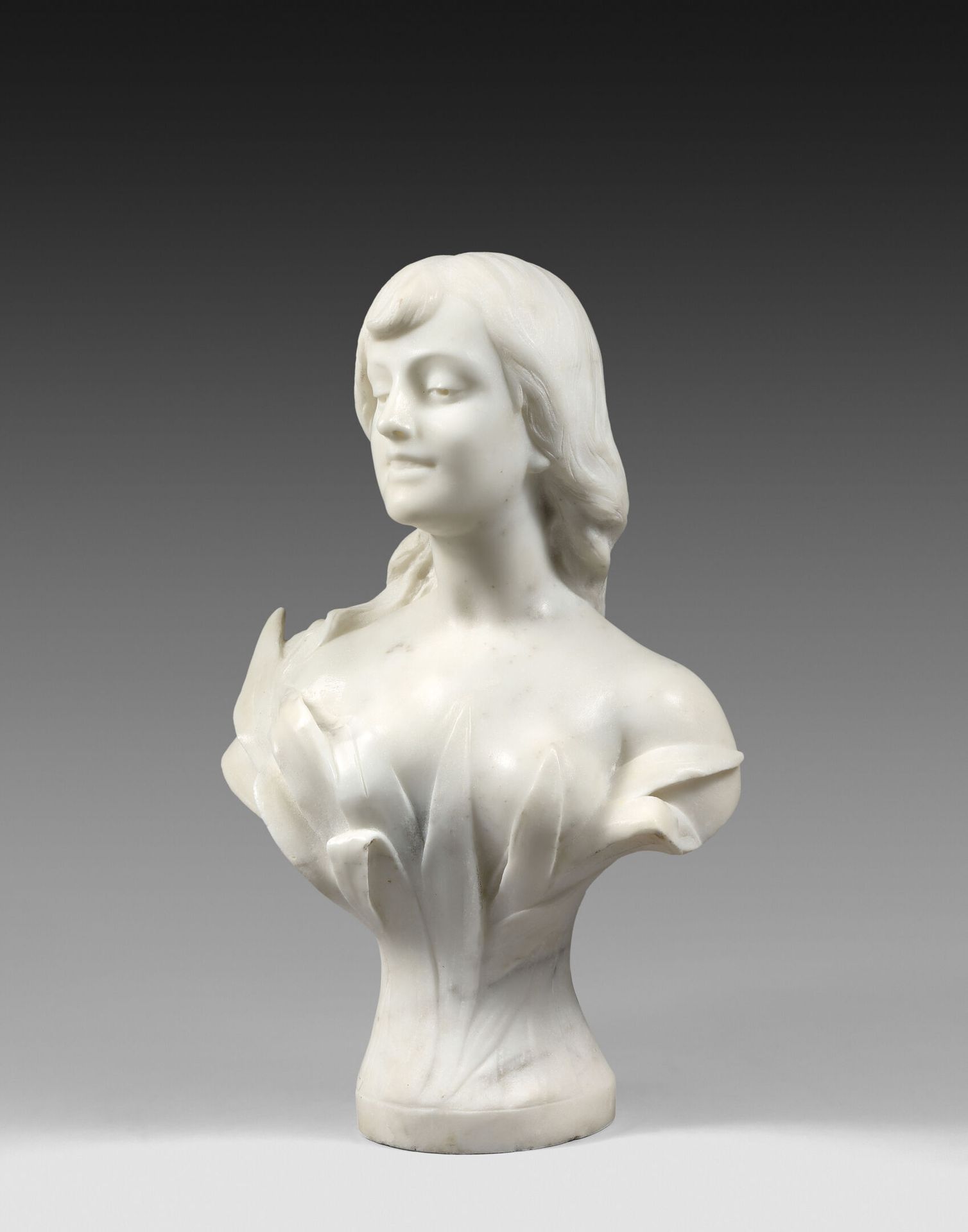 Null Elie RASET (1873-1956): "Busto di donna con scollatura
Marmo lucidato, 1900&hellip;