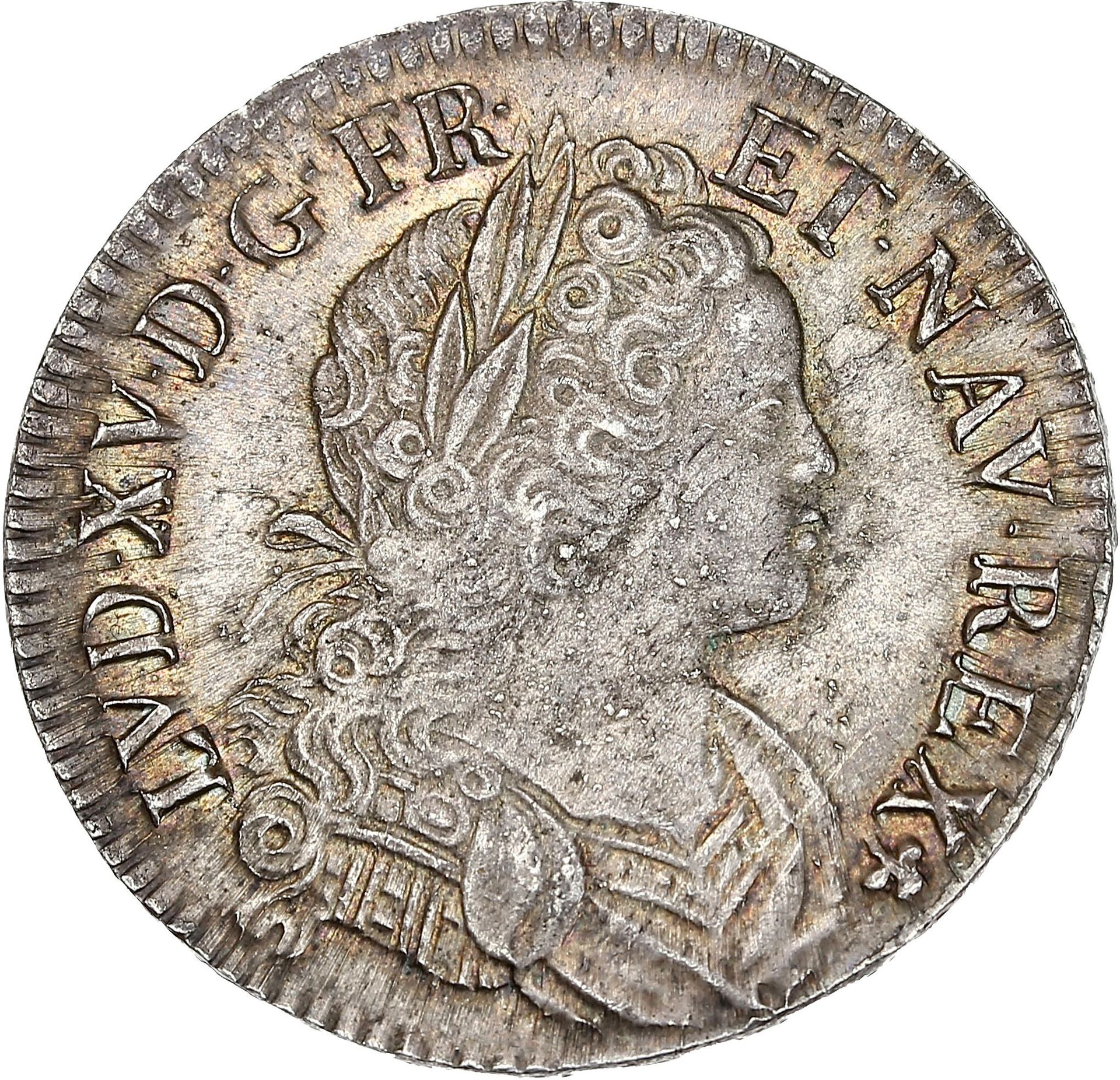 Null 路易十五（1715-1774）
纳瓦拉的盾牌。1718年。巴黎。
国王的儿童半身像在右边，带着月桂冠，披着披风，带着盔甲。
R/ 有冠的塔格，有法国-&hellip;