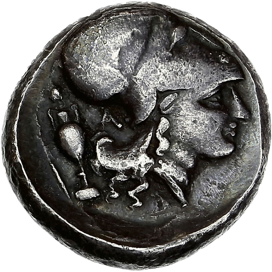 Null CORINTHIA
Corinto
Statere (circa 340 a.C.). 8,43 g.
Testa di Atena a destra&hellip;