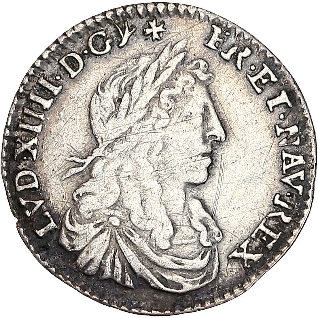 Null 路易十四 
多芬尼盾牌的第十二个，有一个少年半身像。1660年，格勒诺布尔。
少年桂冠半身像，右。
R/ 法国-多芬内省的皇冠盾牌。
D. 1488.&hellip;