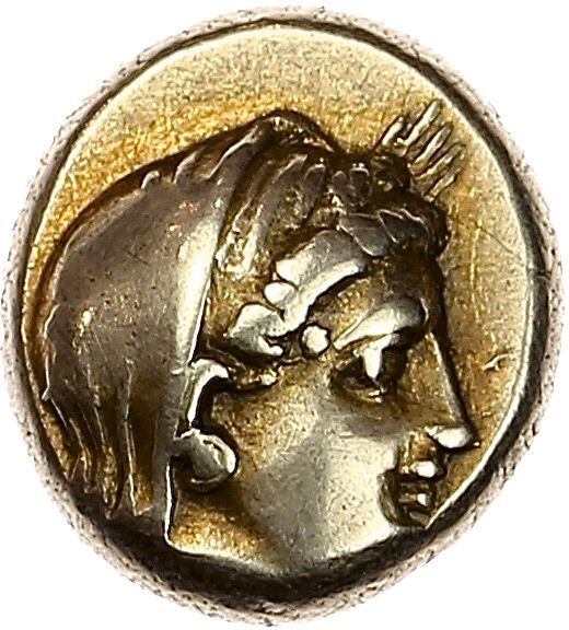 Null ISOLA DI LESBOS
Mitilene (400-350 a.C.)
Scarabeo in electrum. 2,56 g.
Testa&hellip;