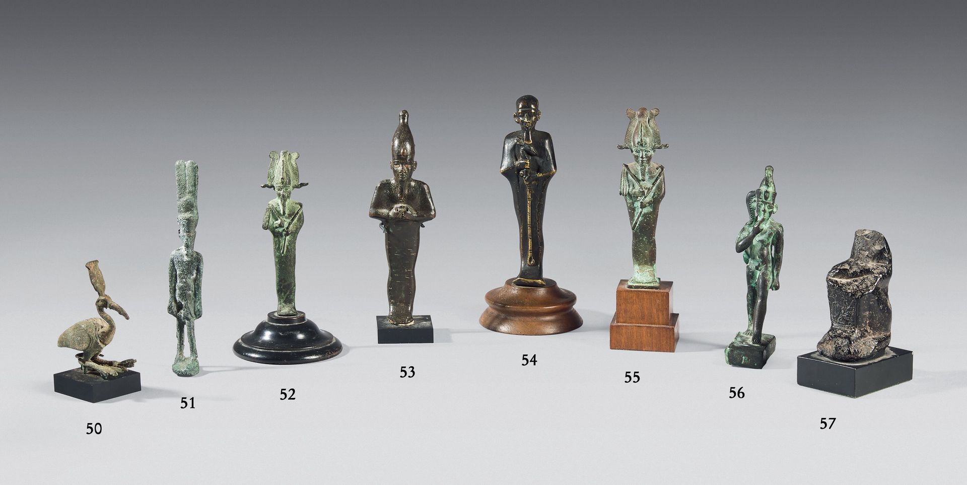 Null 奥西里斯神的青铜雕像。
埃及，晚期。 
高度：11厘米
出处：标签莱曼1901年6月26日的销售。